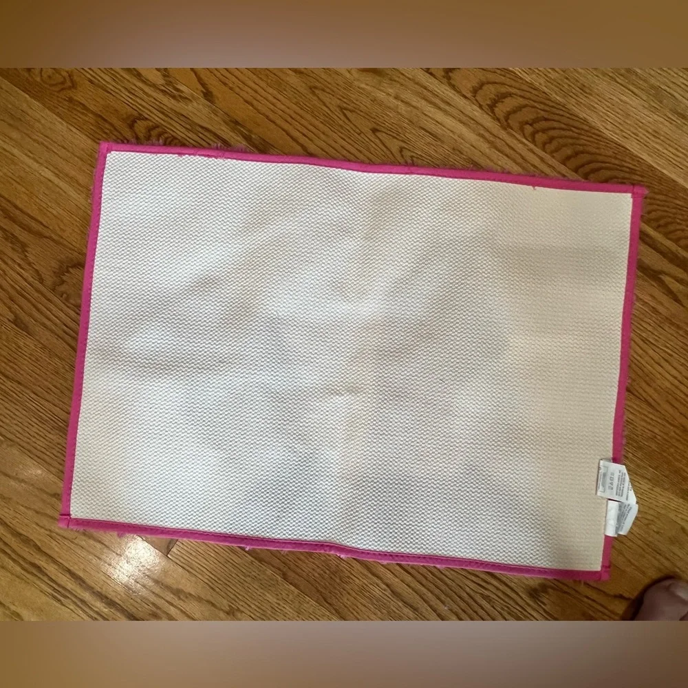 NWT Kate Spade 17x24 Bubblegum Pink Bath Rug